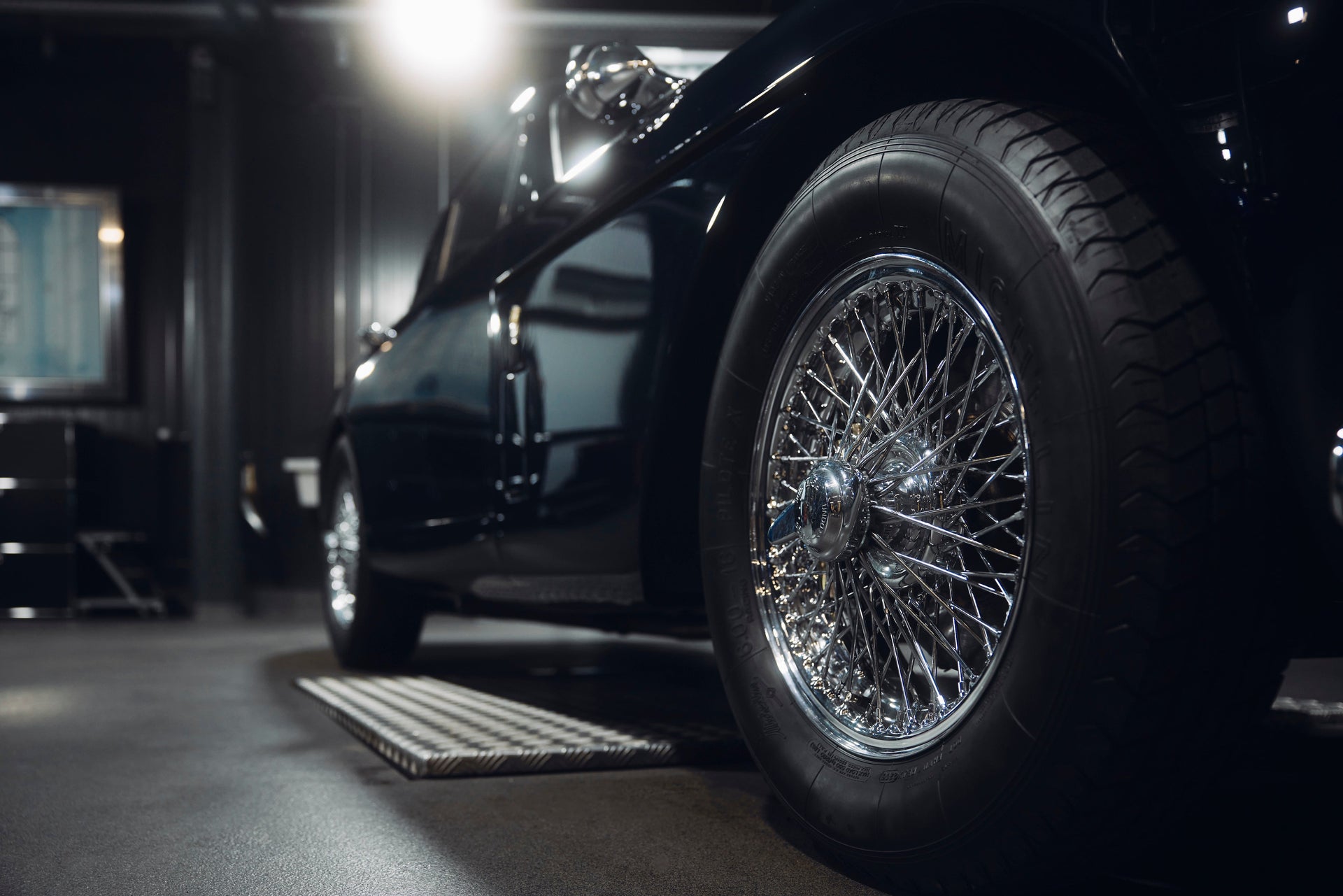 Wheel brush, soft wool or detailing brush? How to find the perfect tool for cleaning your rims